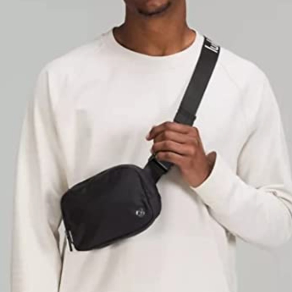 EXCLUSIVE NEW black and white lululemon everyday belt bag